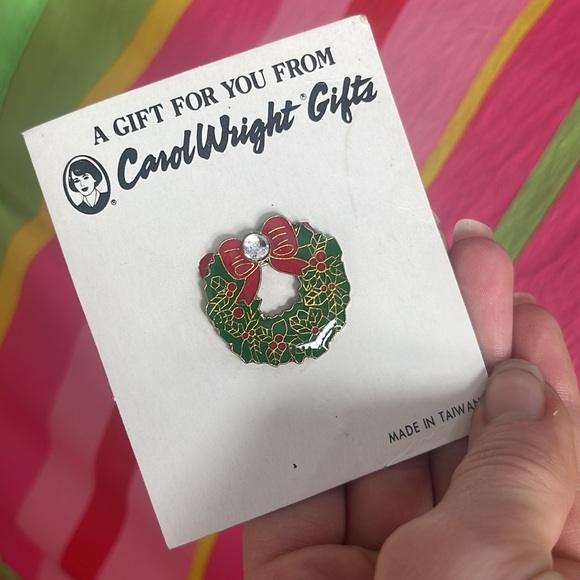 Christmas Wreath pin Brooch button - Picture 4 of 4